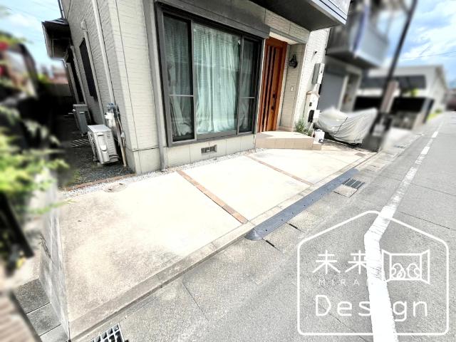 京田辺市三山木中央5丁目　中古戸建住宅 駐車場