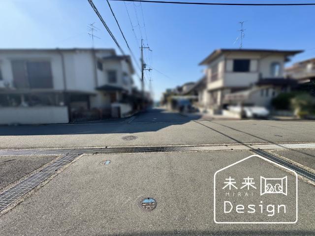 宇治市伊勢田町中古戸建 前面道路含む現地写真