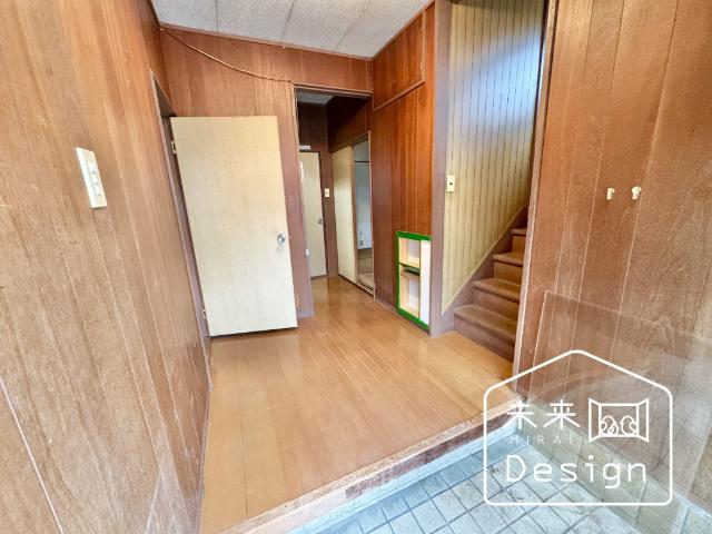 城陽市寺田市ノ久保　中古戸建住宅 玄関