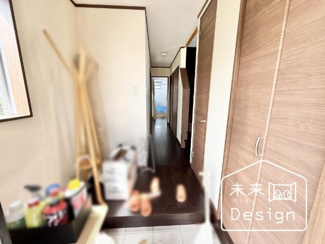 綴喜郡宇治田原町緑苑坂　中古戸建住宅 玄関
