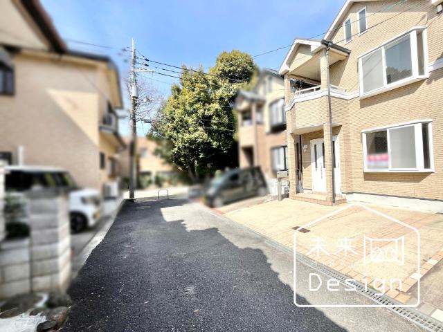 宇治市伊勢田町若林　中古戸建住宅 前面道路含む現地写真
