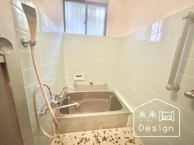 宇治市伊勢田町毛語　中古戸建住宅 バス／シャワー