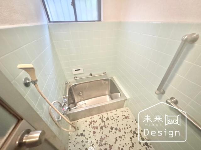 宇治市伊勢田町毛語　中古戸建住宅 バス／シャワー