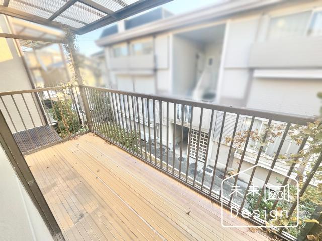 宇治市伊勢田町毛語　中古戸建住宅 バルコニー