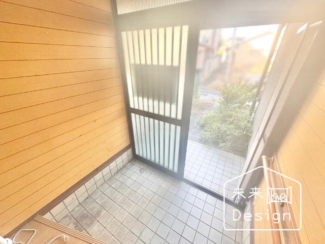宇治市伊勢田町毛語　中古戸建住宅 玄関