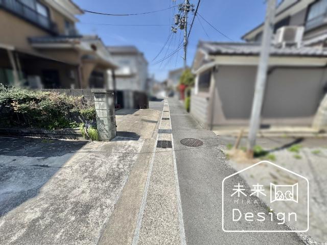 宇治市伊勢田町毛語　中古戸建住宅 前面道路含む現地写真