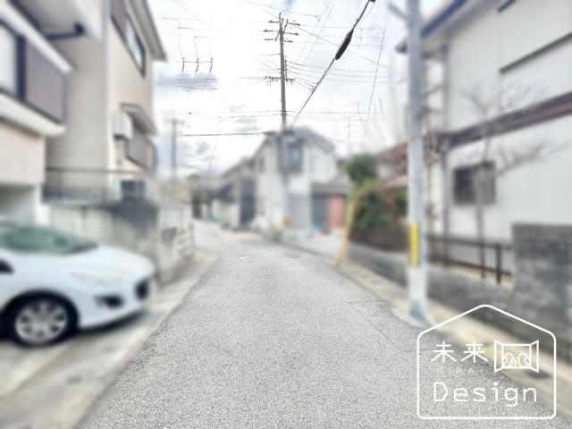 宇治市伊勢田町北山　中古戸建住宅 前面道路含む現地写真