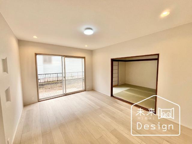 京田辺市花住坂3丁目　中古戸建住宅 リビング