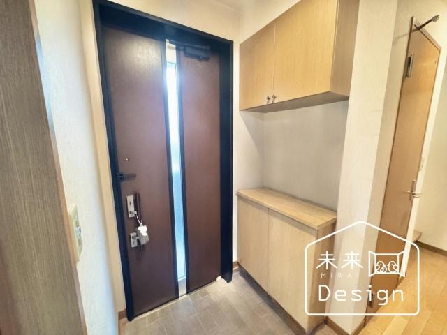 宇治市伊勢田町中古戸建 玄関