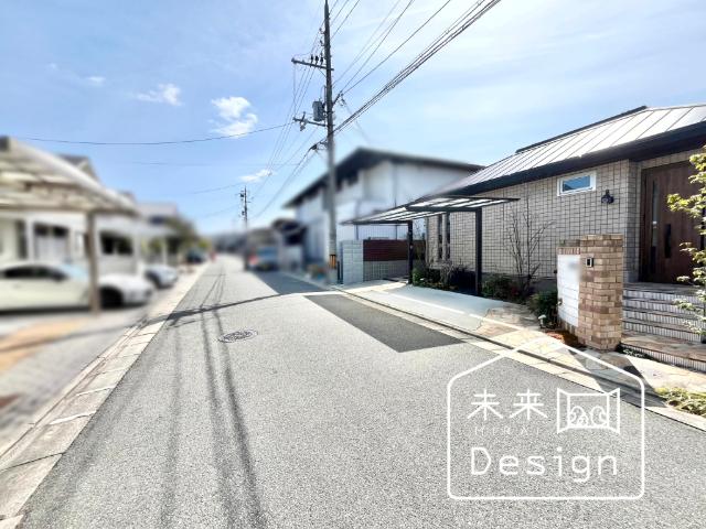 京田辺市山手西2丁目　中古戸建住宅 前面道路含む現地写真