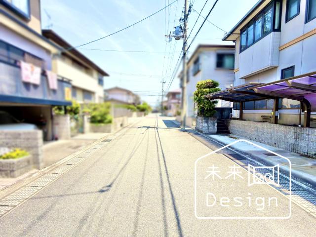 宇治市伊勢田町砂田　中古戸建住宅 前面道路含む現地写真