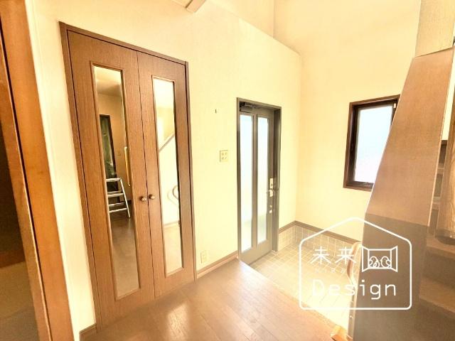 宇治市伊勢田町砂田　中古戸建住宅 玄関