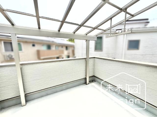 京田辺市薪堀切谷　中古戸建住宅 バルコニー