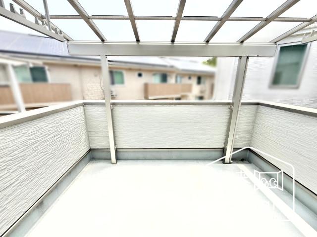京田辺市薪堀切谷　中古戸建住宅 バルコニー