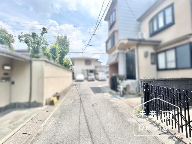 宇治市伊勢田町中ノ田　中古戸建住宅 前面道路含む現地写真