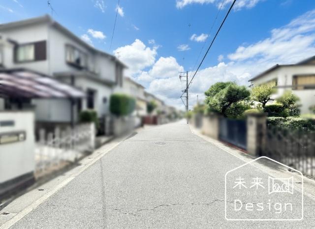 宇治市木幡南山　中古戸建住宅 前面道路含む現地写真