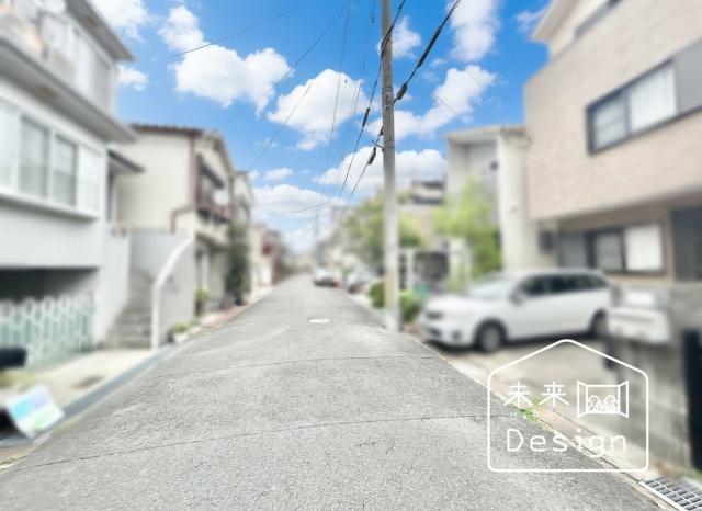 宇治市小倉町山際　中古戸建住宅 前面道路含む現地写真