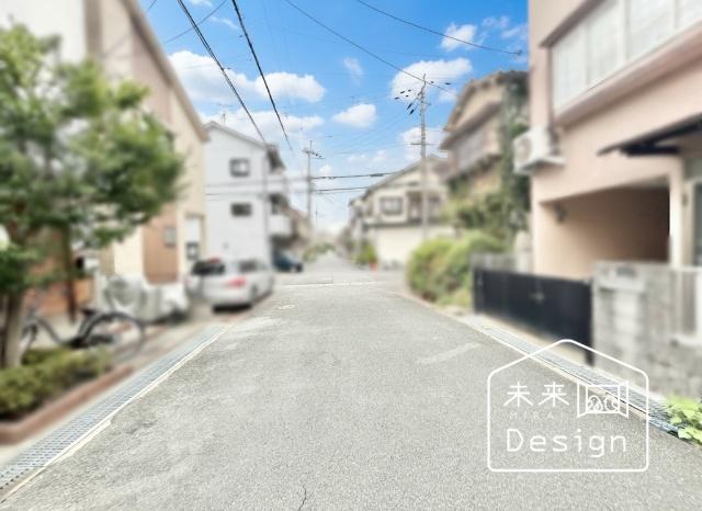 宇治市小倉町山際　中古戸建住宅 前面道路含む現地写真