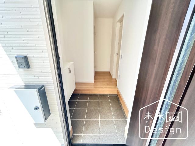 宇治市羽拍子町　2号地　新築戸建住宅 玄関