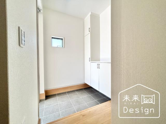 宇治市羽拍子町　1号地　新築戸建住宅 玄関