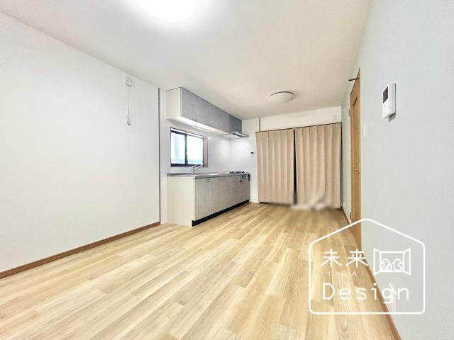 宇治市伊勢田町中ノ田　中古戸建住宅 リビング