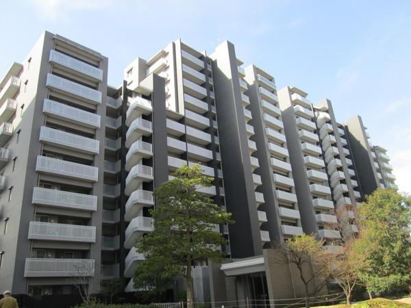 京阪東ローズタウンファインガーデンスクエアB棟 外観