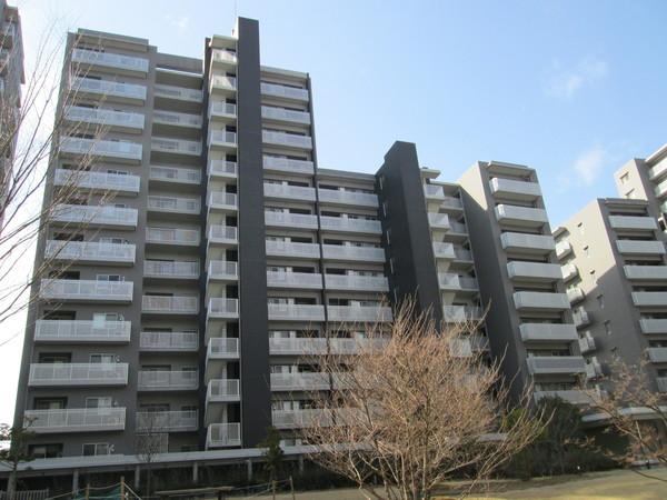 京阪東ローズタウンファインガーデンスクエアB棟 外観