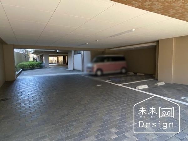 グラン・コート桃山 駐車場