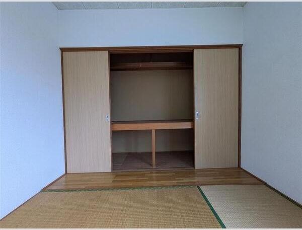 ハイツたかはし（102） 収納