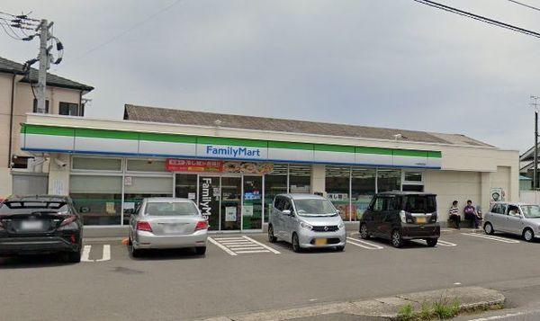 ファミリーマート小林仲町店：196m