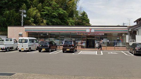 セブンイレブン小林細野店：527m