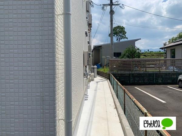 ルーチェ細野（101） 駐車場