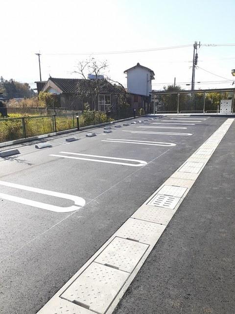 ゴーズ　レジデンス　Ｋ（202） 駐車場