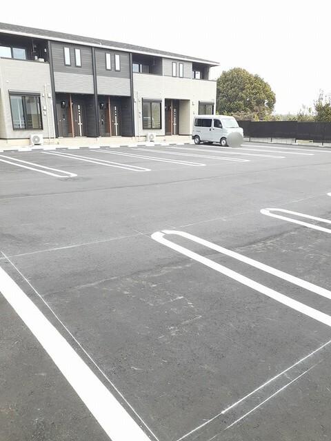 ウエスト・ガーデン　Ⅰ（202） 駐車場