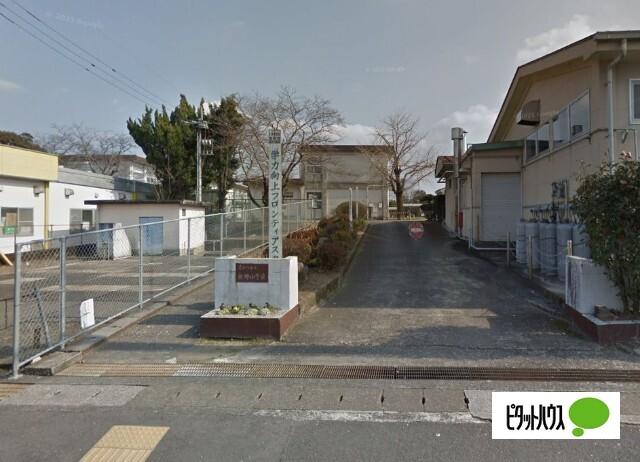えびの市立飯野小学校：918m