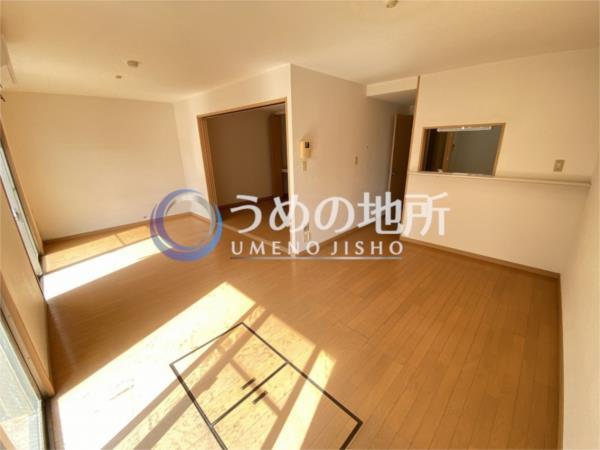 ﾙﾈｽ荒木一番館（104） リビング