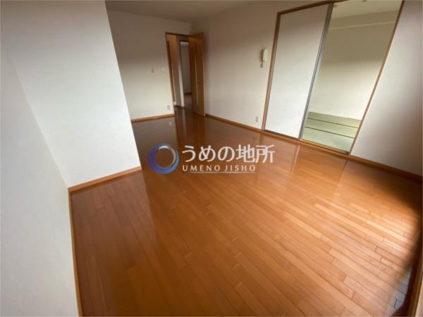 ﾍﾟｲｻｰｼﾞｭ上津（303） リビング