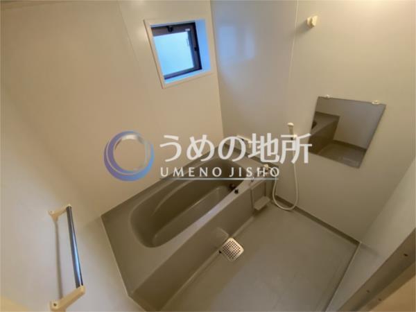 ﾘﾋﾞﾝｸﾞﾀｳﾝ江戸屋敷D棟（112） バス／シャワー