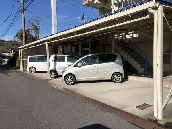 マスダアパート 駐車場