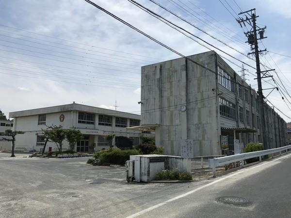 多治見市立小泉小学校：1952m