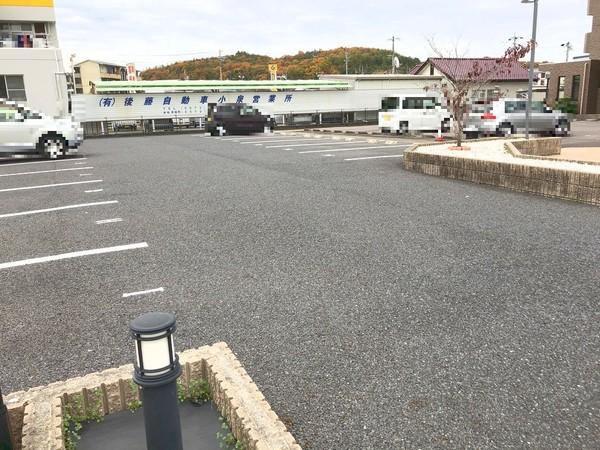 アステール 駐車場