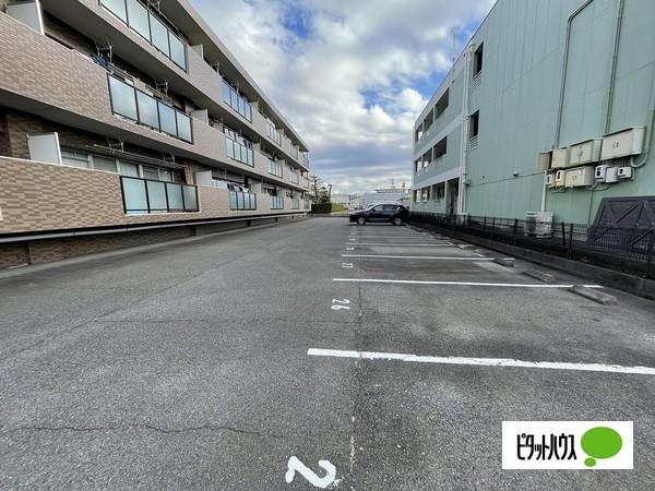 ホレスト 駐車場