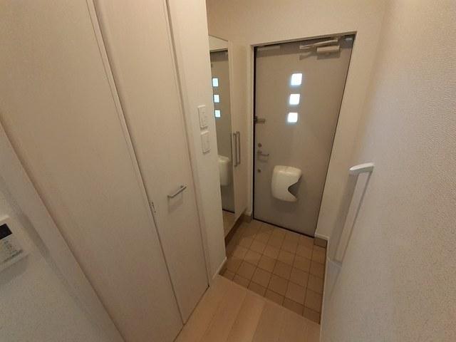 ブリリアント　ＫⅢ（101） 玄関