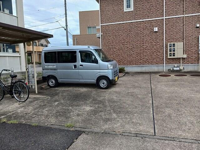 マイカーサ２（201） 駐車場