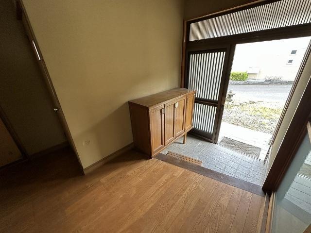 西小田町貸家 玄関