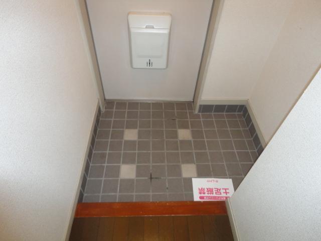 メゾンノーブル 玄関