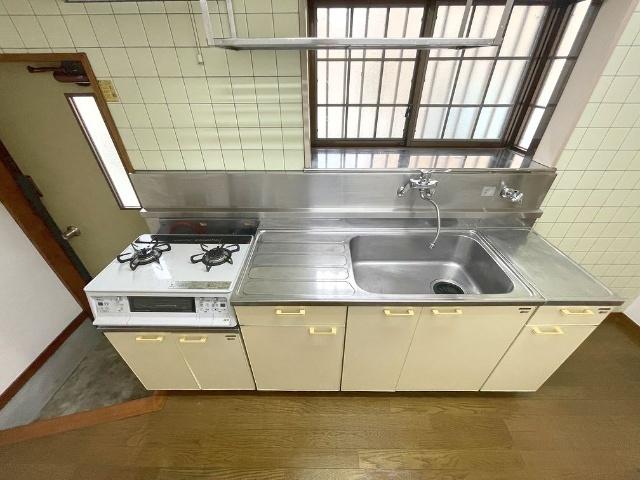 寺河戸町貸家south・side キッチン