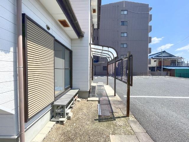 寺河戸町貸家south・side 庭