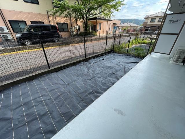 アンファミーユ西小路 庭