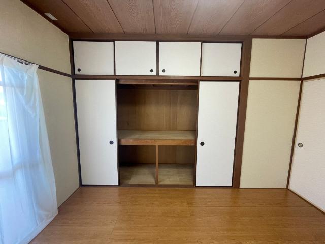 ファミール若松 収納
